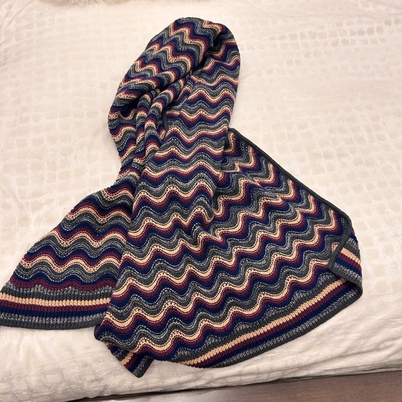 BCBGMaxAzria Accessories - Shawl